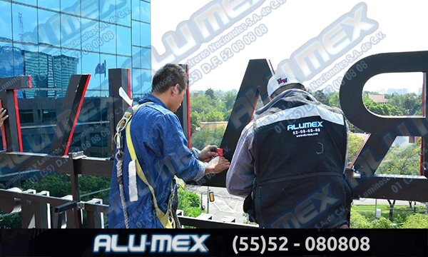Anuncios y letreros luminosos - Alu-mex